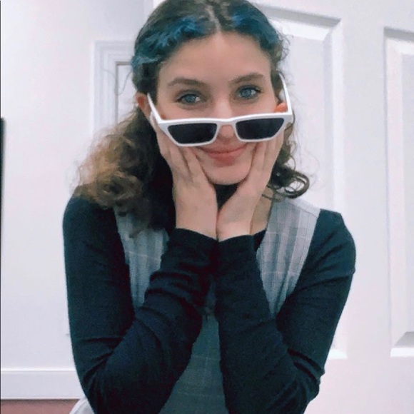 Meet your Posher, Erin - Picture 1 of 1